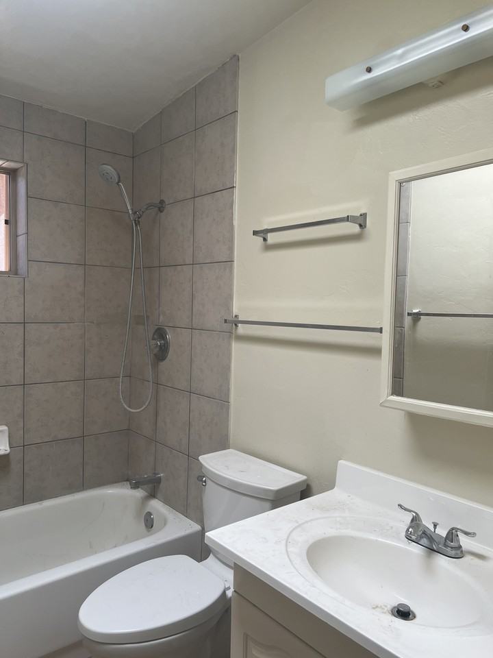 5734 E 35th St #1 - Photo 7 of 13