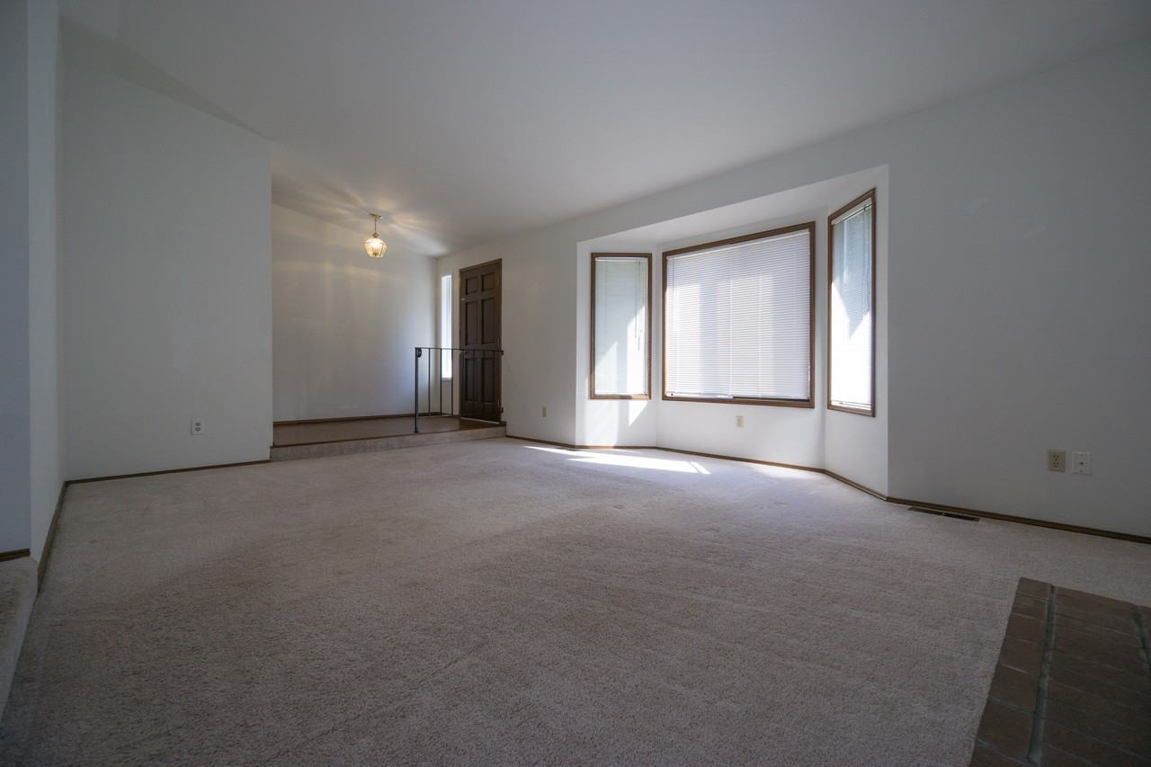 16708 Se 40th Pl #1 - Photo 5 of 36