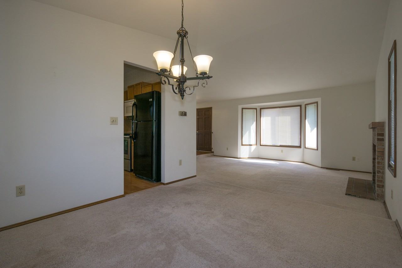 16708 Se 40th Pl #1 - Photo 7 of 36