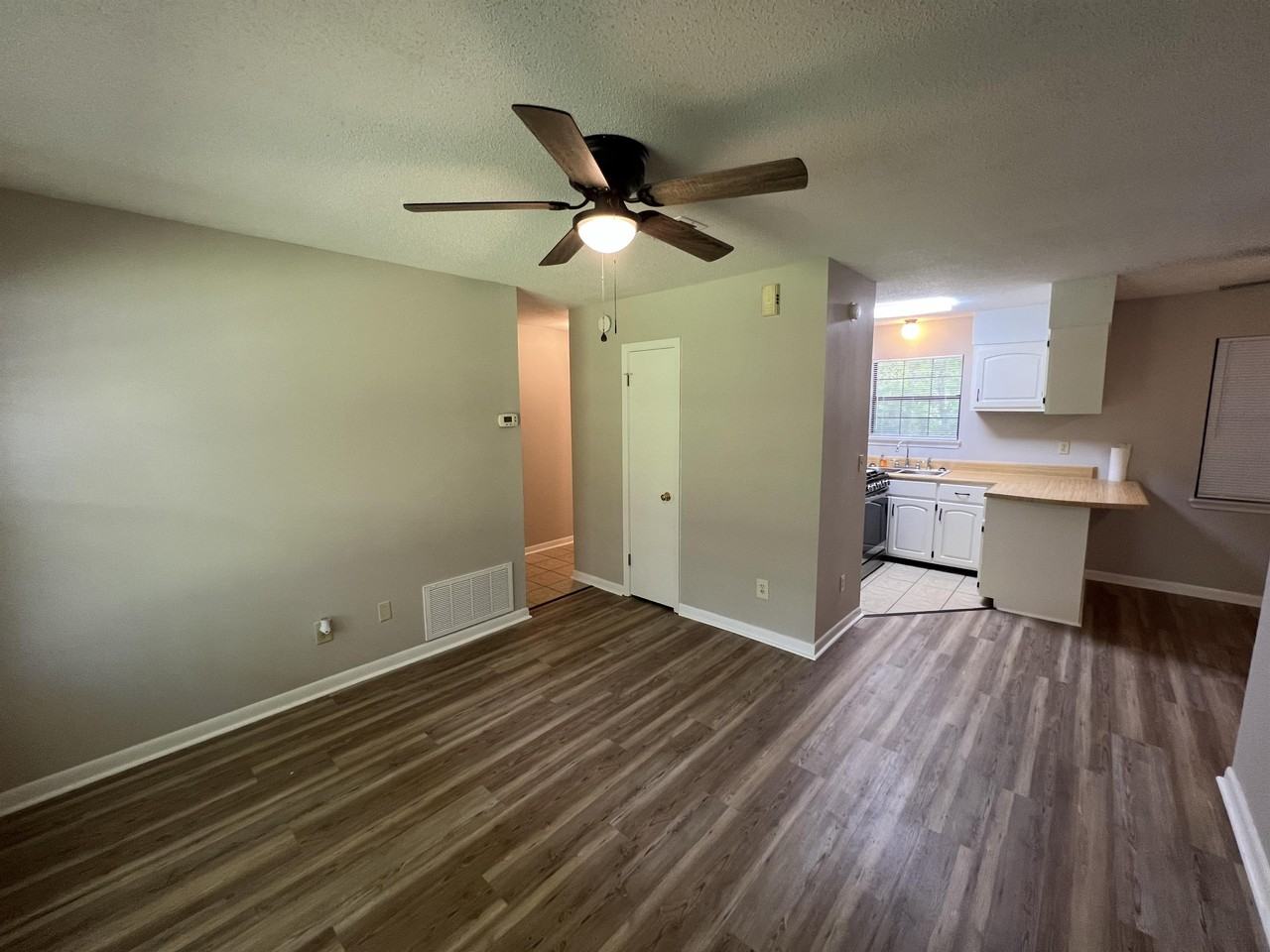 711 S 11th St #1 - Photo 4 of 19