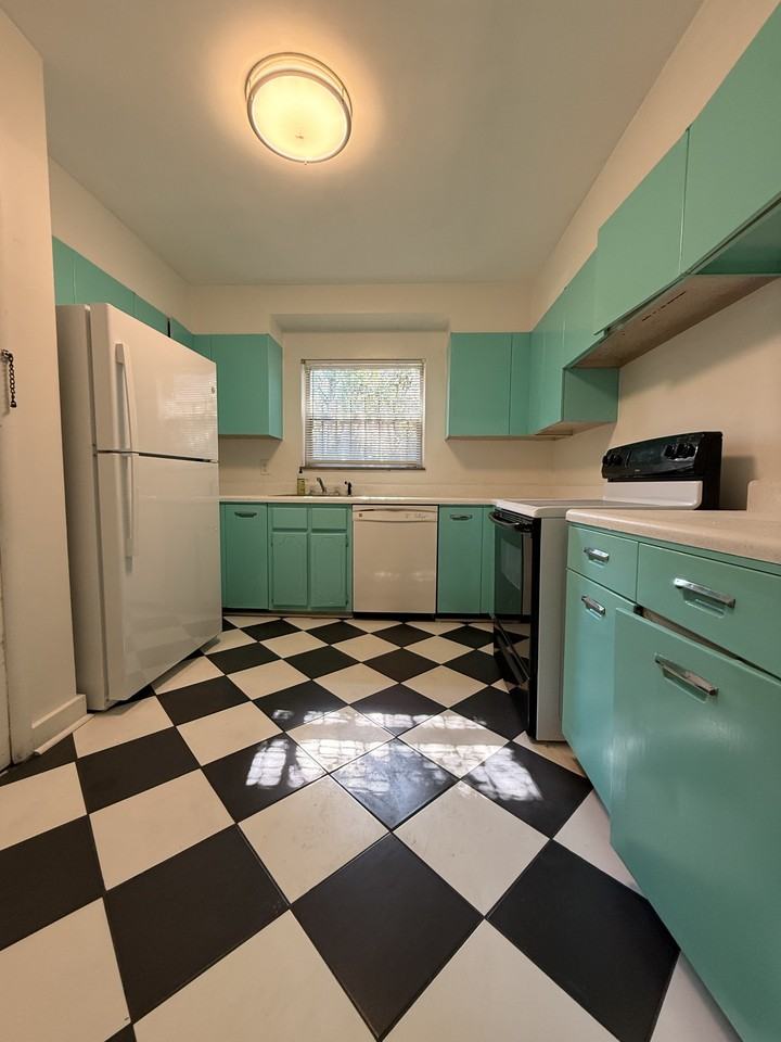 1816 Galloway Ave #1816 - Photo 2 of 18