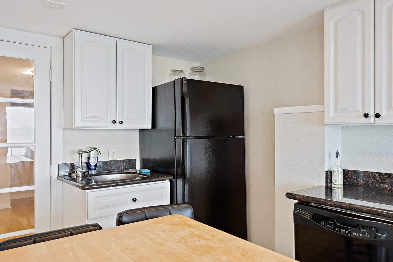 4703 Beach Drive SouthwestLower B - Photo 5 of 17