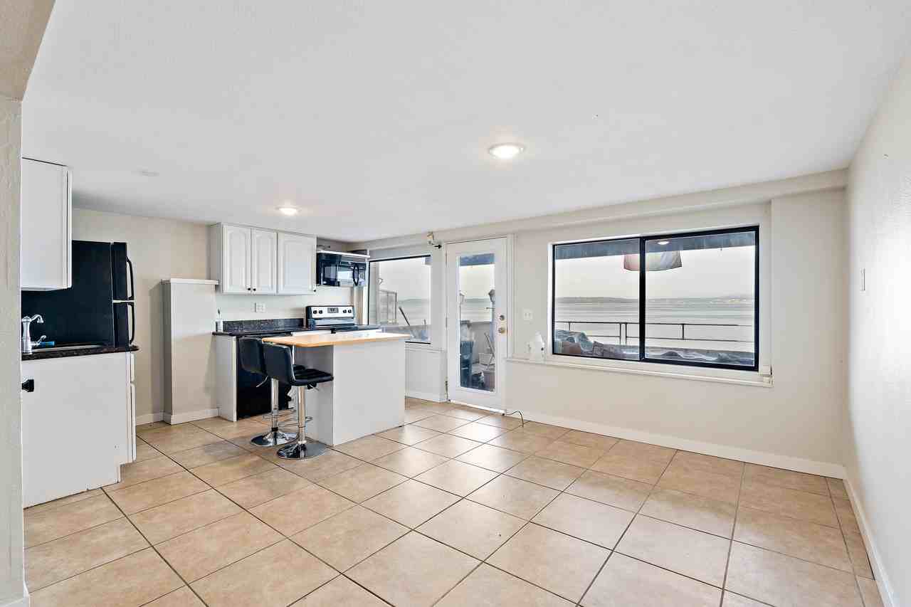 4703 Beach Drive SouthwestLower B - Photo 7 of 17