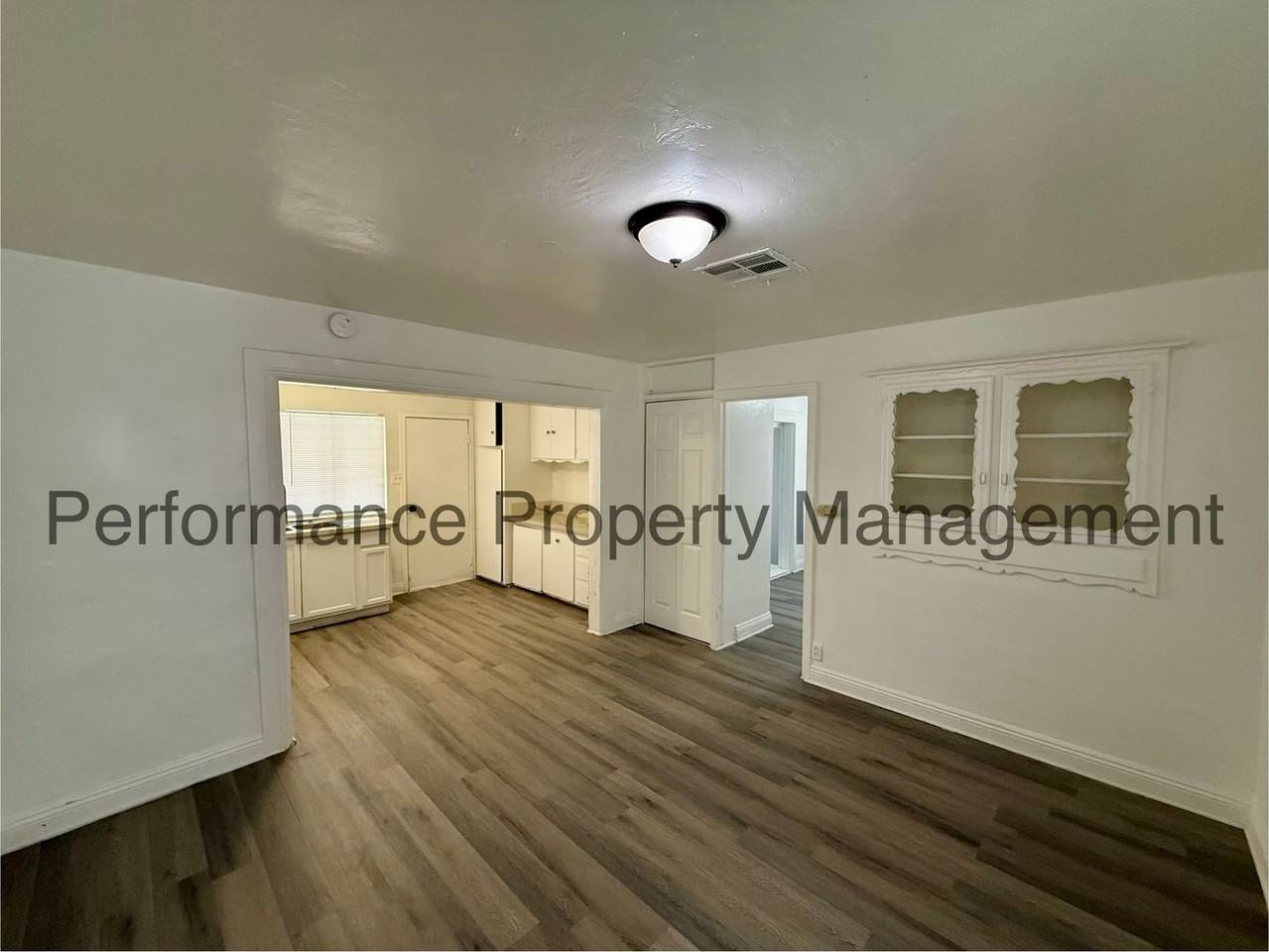 3703 Eucalyptus Dr - Photo 4 of 20