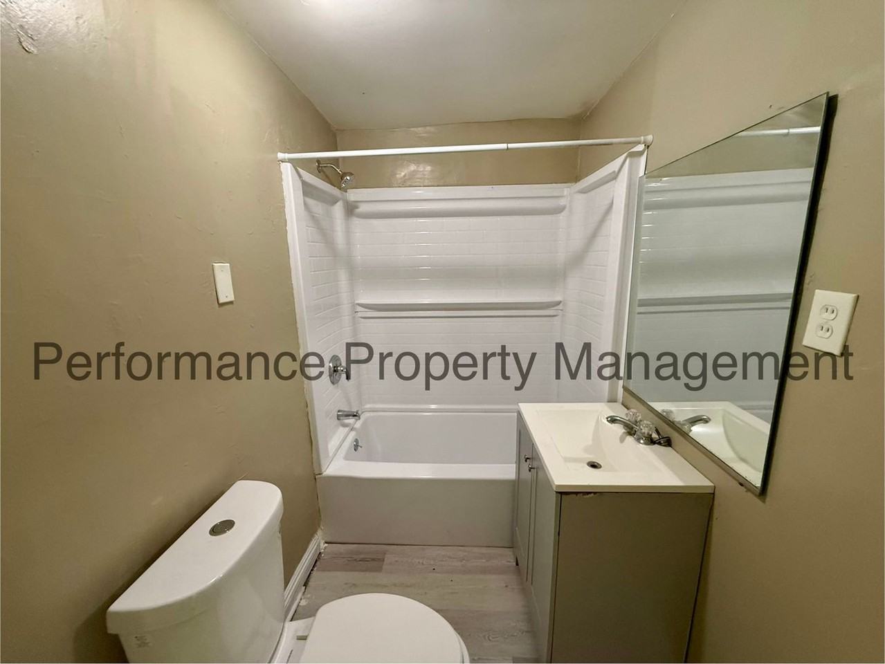 3703 Eucalyptus Dr - Photo 7 of 20