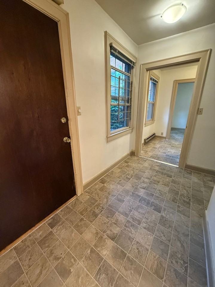 The Lancaster Apartments - Photo 5 of 21