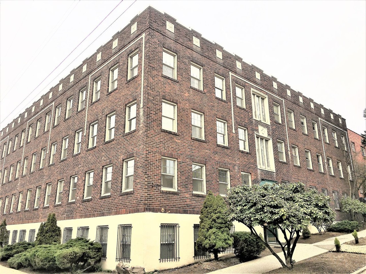 The Lancaster Apartments - Photo 6 of 13