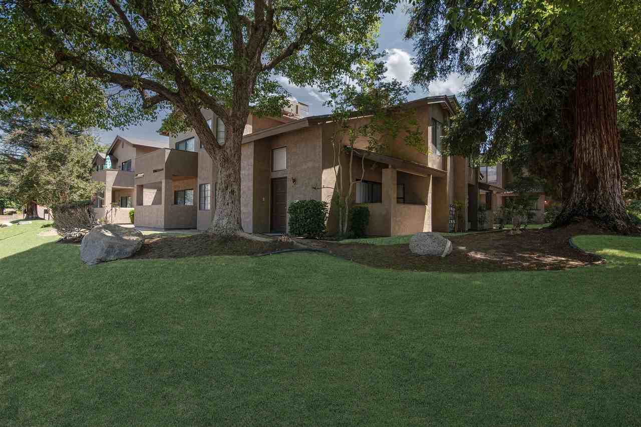 Welcome to Laurelwood Oaks – Comfortable Living in a Beautiful Community - Photo 7 of 29