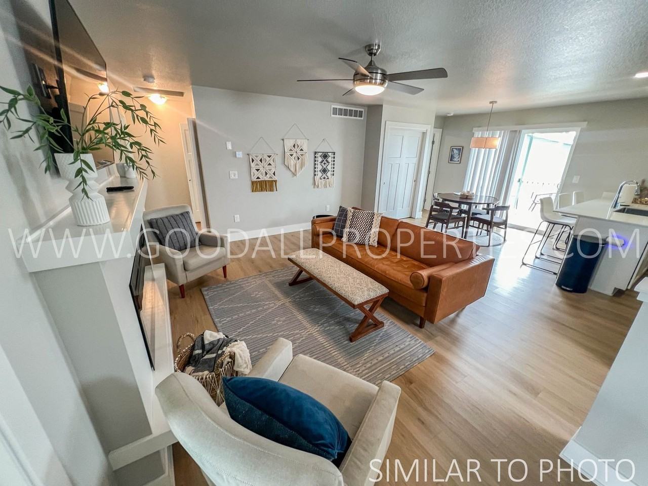 610 Ne Hunter Dr - Photo 4 of 19