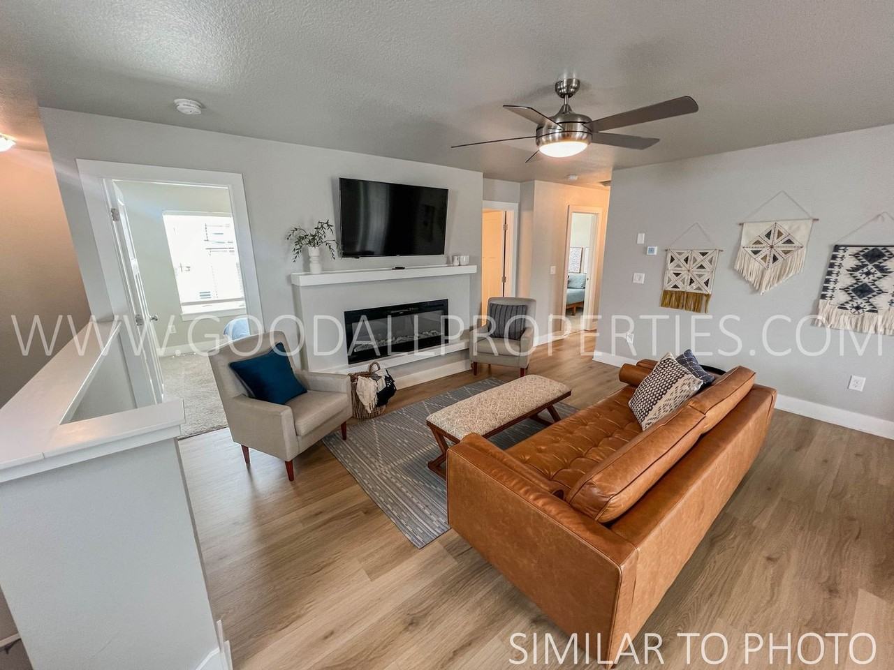 610 Ne Hunter Dr - Photo 5 of 19