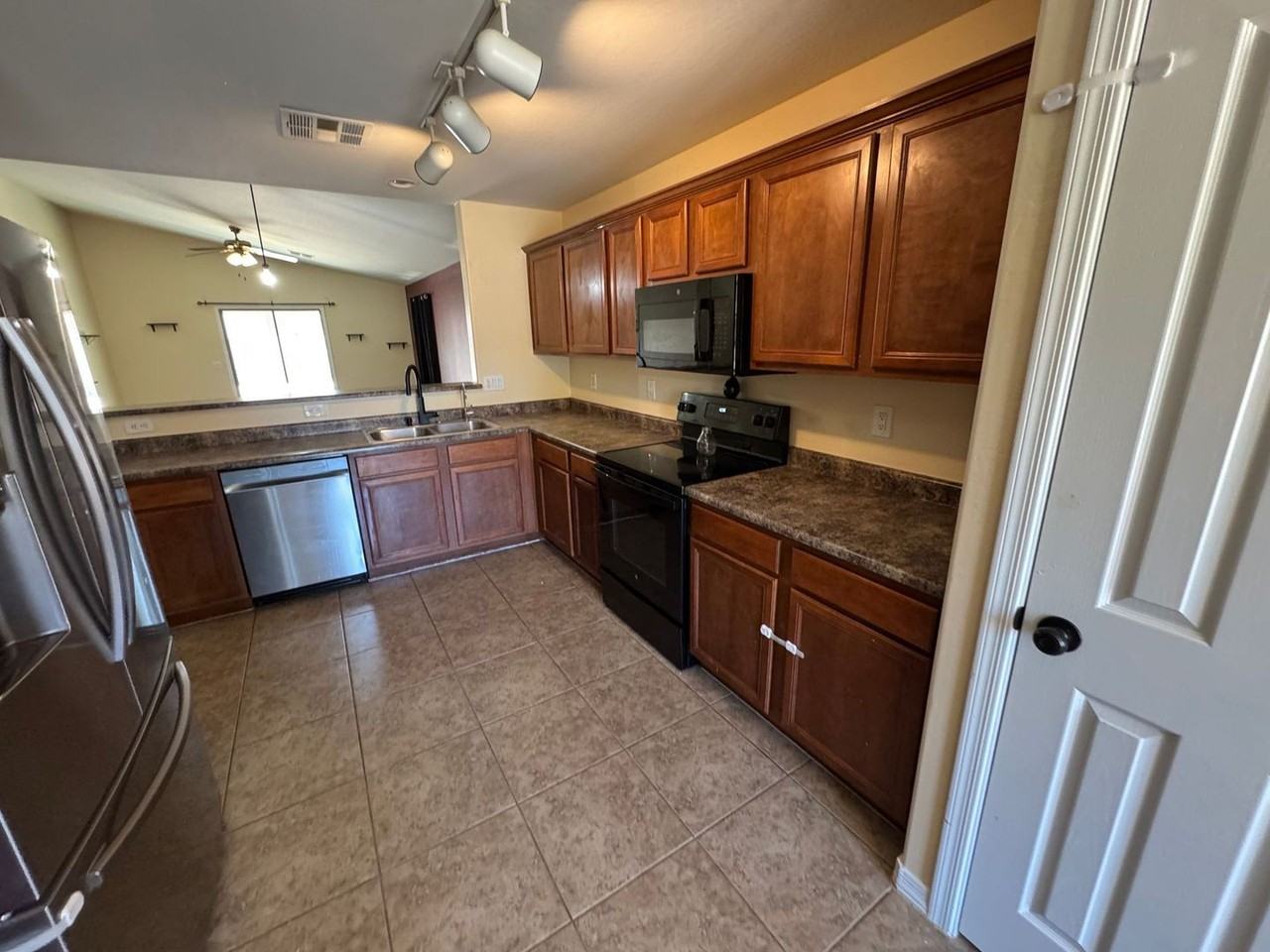 7371 W Alicia Dr - Photo 2 of 33