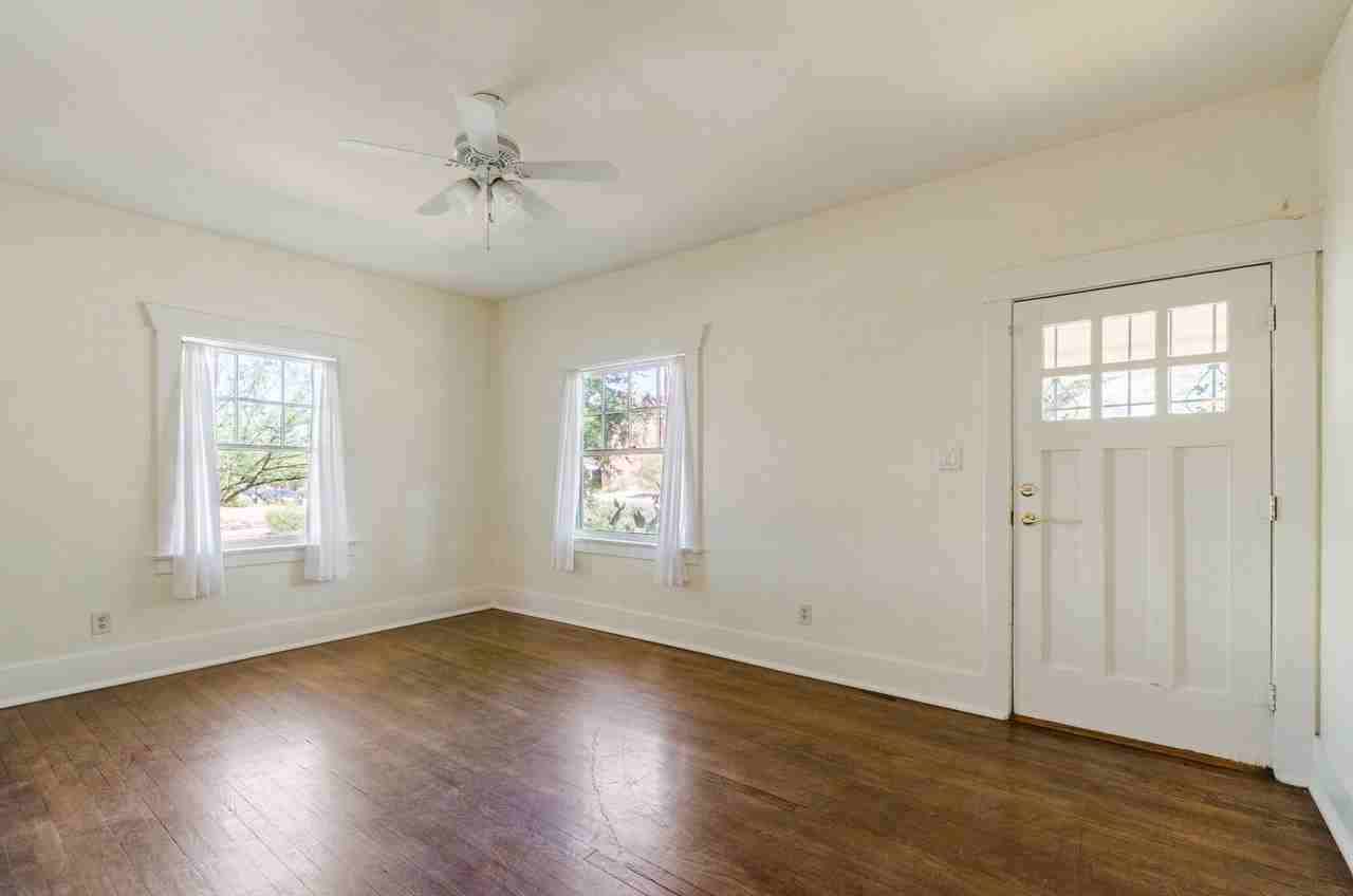 1804 E 7th St - Photo 5 of 29
