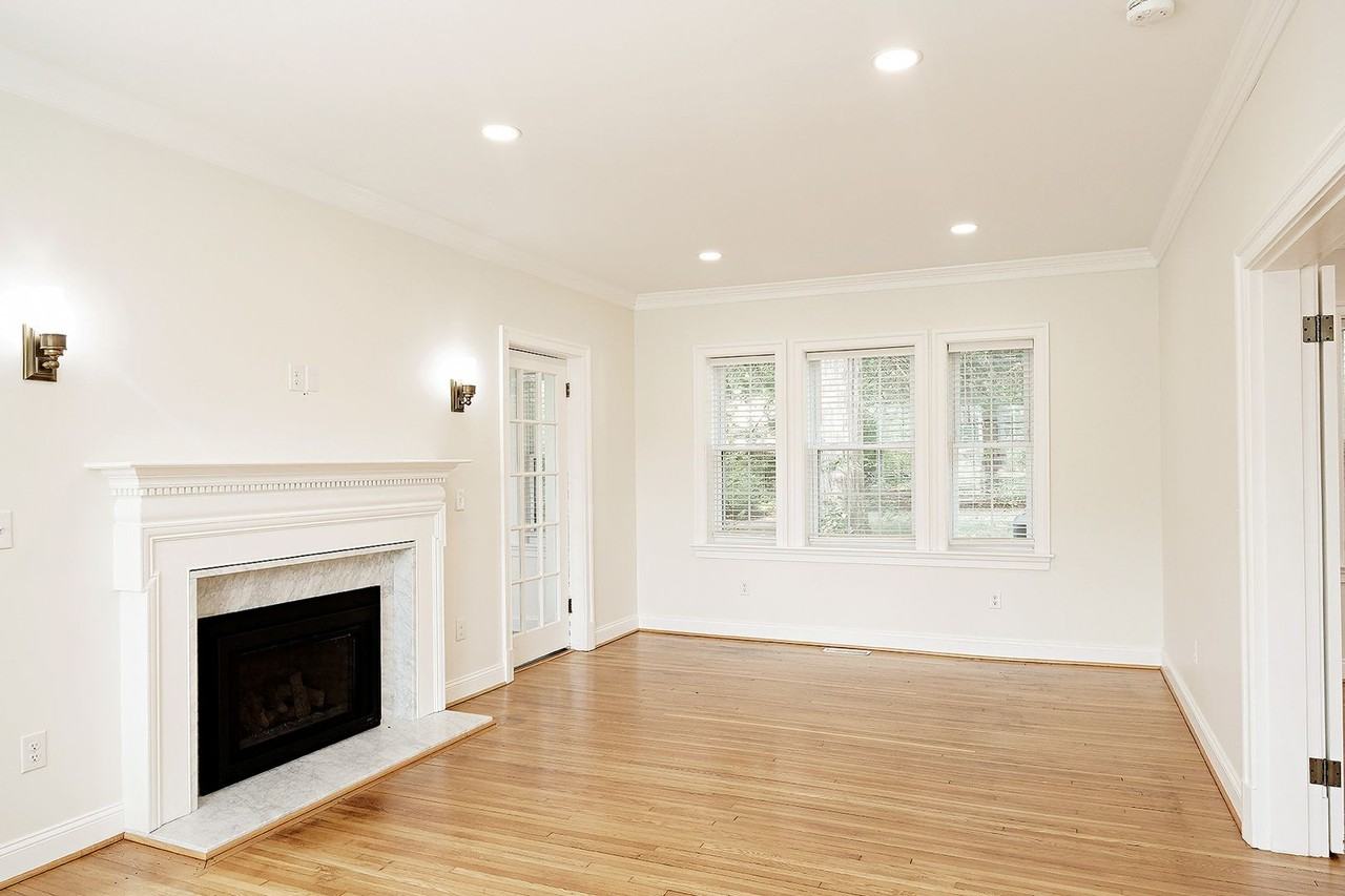 675 Evergreen Ave - Photo 5 of 30