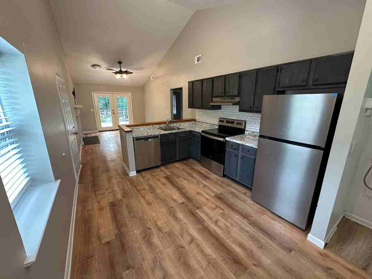 4630 Woodside Dr - Photo 4 of 11