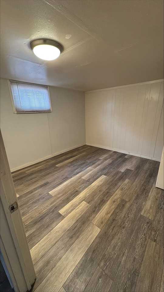 925 22nd St - Photo 2 of 16