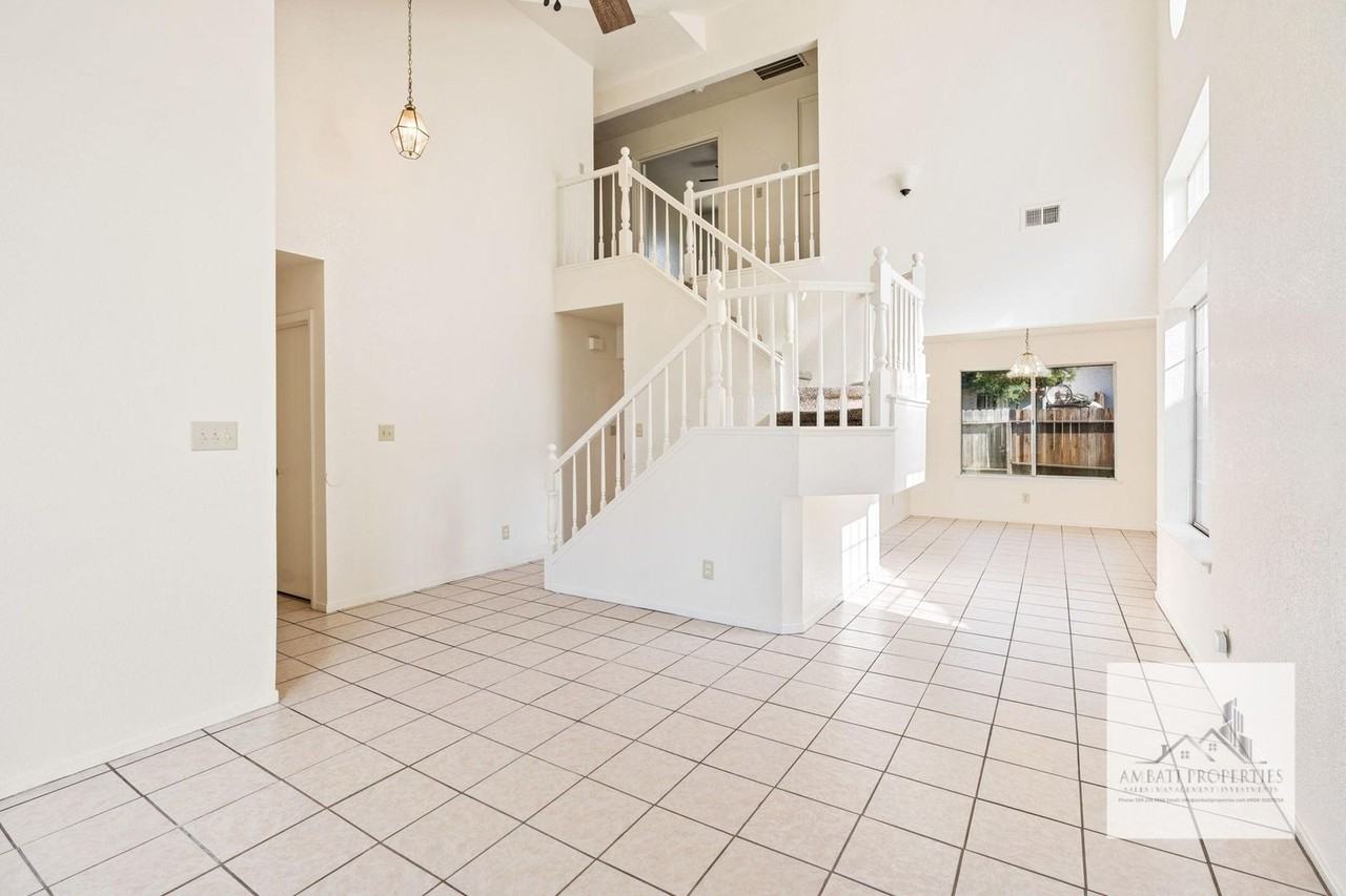 2084 E Chennault Ave - Photo 2 of 9