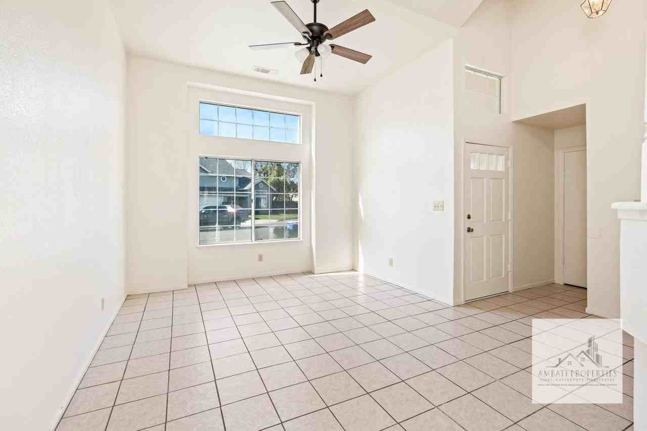 2084 E Chennault Ave - Photo 3 of 9