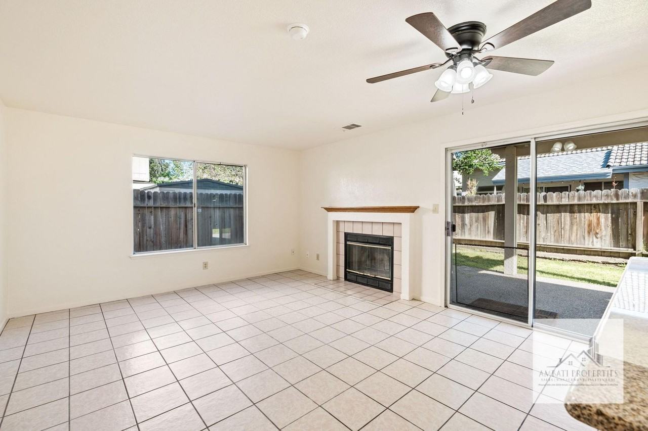 2084 E Chennault Ave - Photo 5 of 9