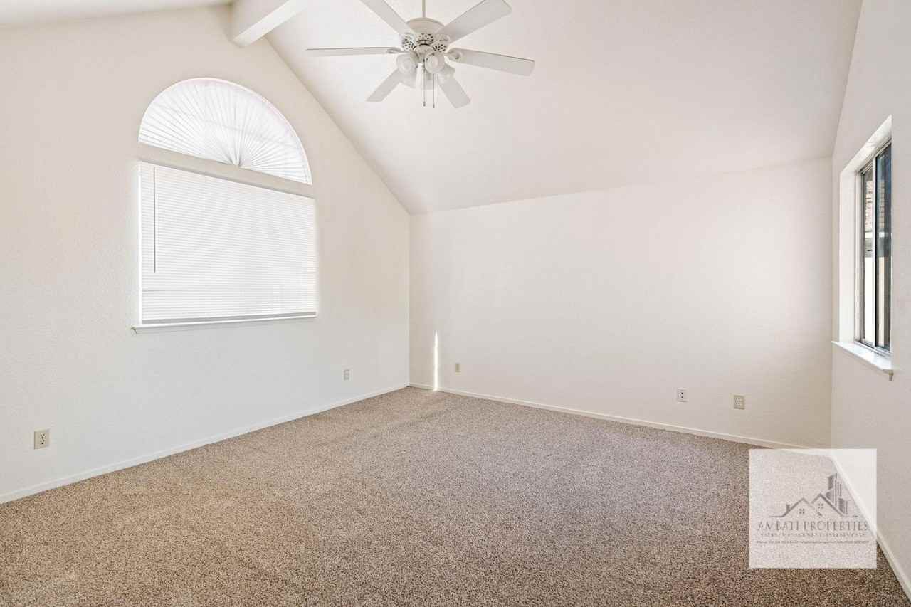 2084 E Chennault Ave - Photo 7 of 9