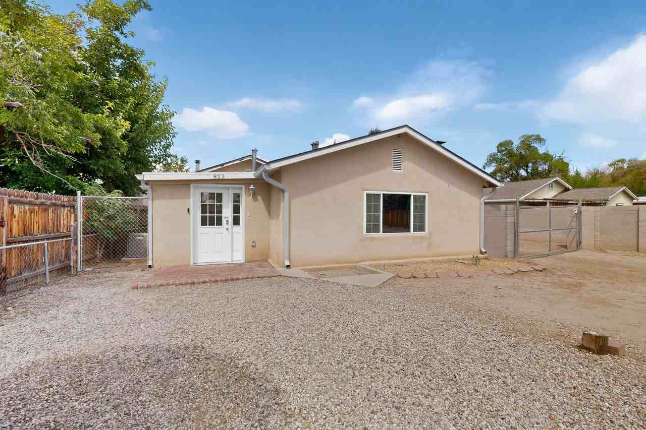 823 San Lorenzo Ave Nw #1 - Photo 4 of 50