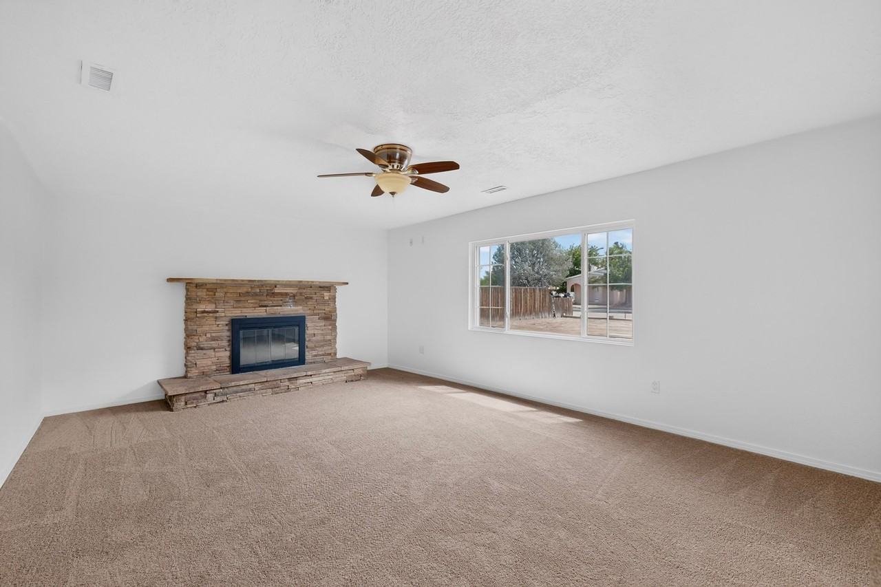 823 San Lorenzo Ave Nw #1 - Photo 6 of 50