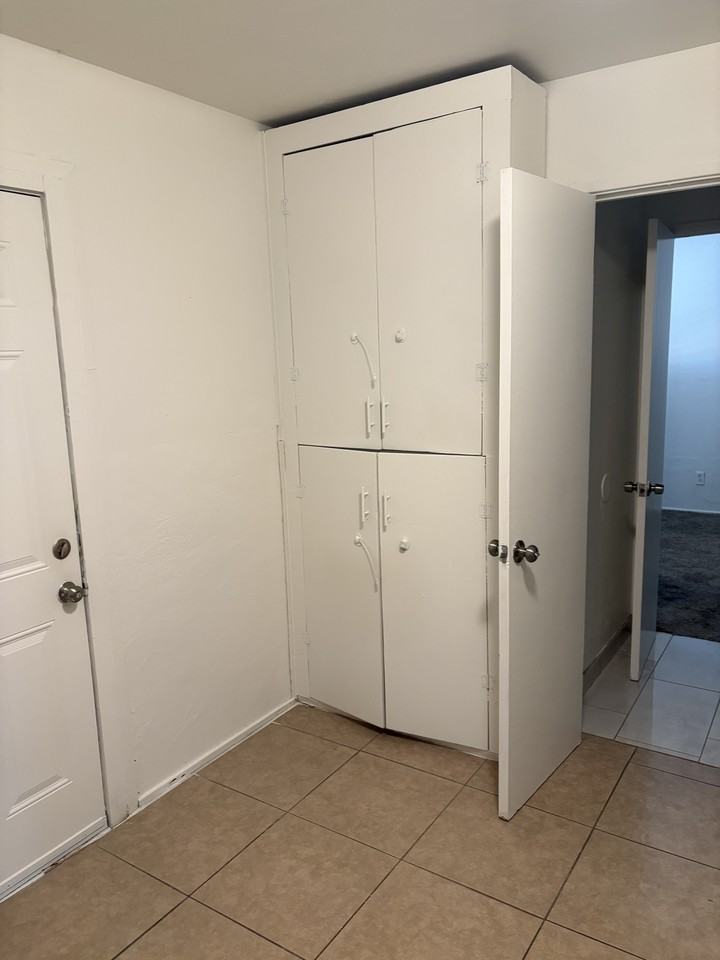 8815 N 28th Ave #1 - Photo 6 of 19