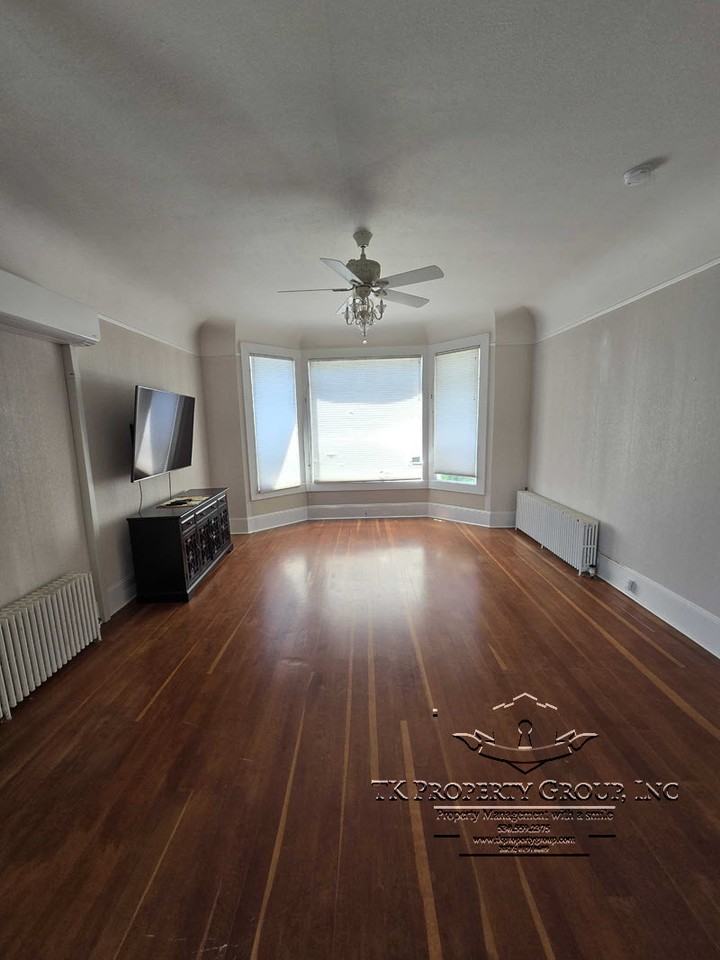 210 N Auburn St #1 - Photo 6 of 43