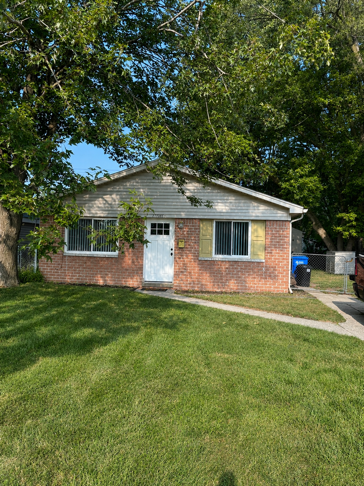 27085 Lorenz St - Photo 2 of 13
