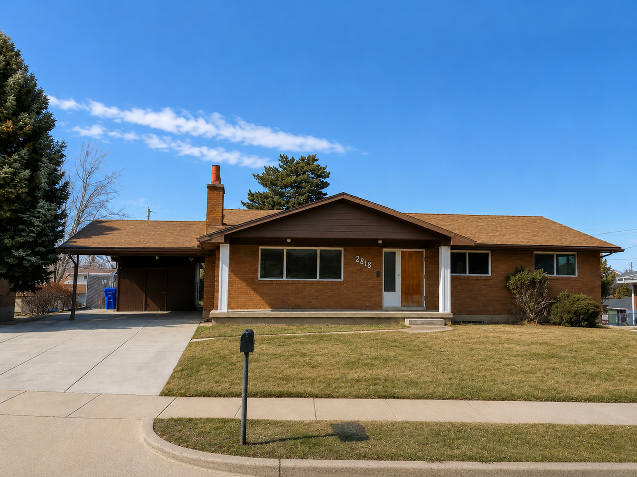 2818 S 450 W - Photo 2 of 16
