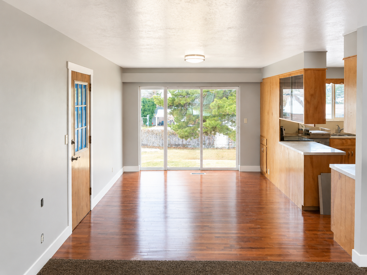 2818 S 450 W - Photo 5 of 16