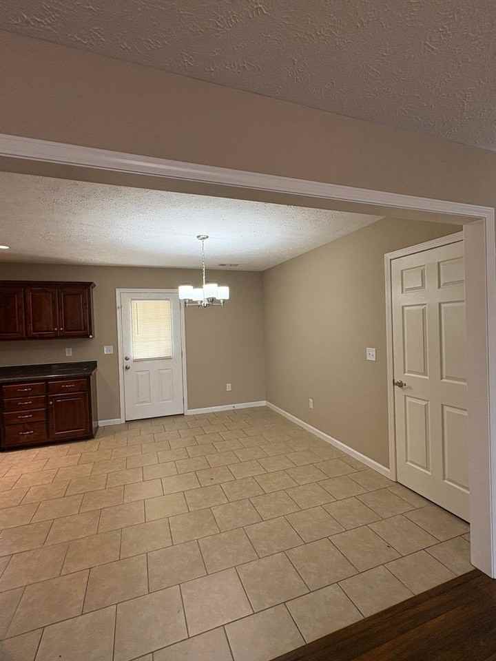 379 Hendrixson Dr - Photo 6 of 20