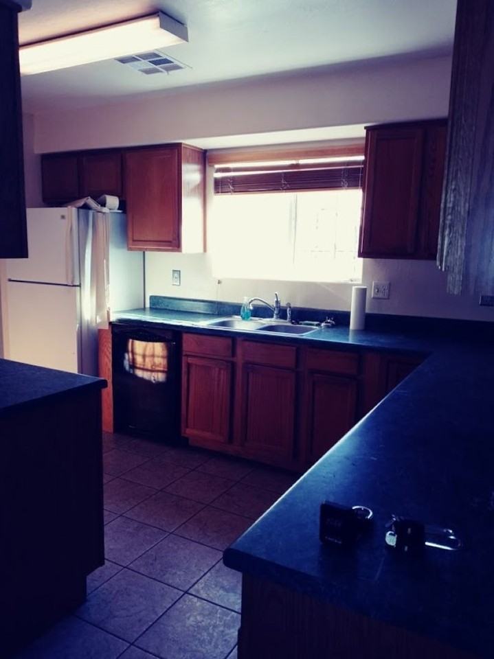 6711 N 61st Ave - Photo 2 of 7