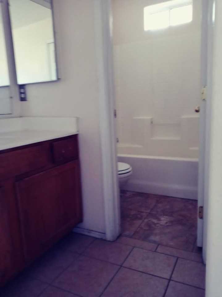 6711 N 61st Ave - Photo 5 of 7