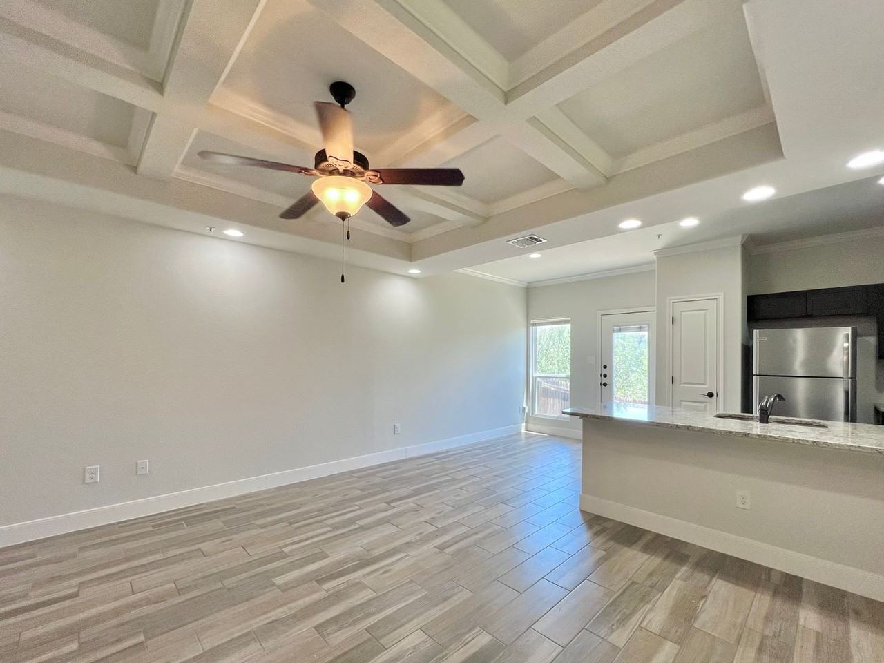 6310 Melanzane Ave - Photo 3 of 20