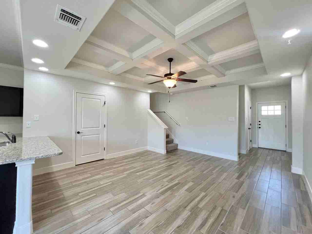 6310 Melanzane Ave - Photo 4 of 20