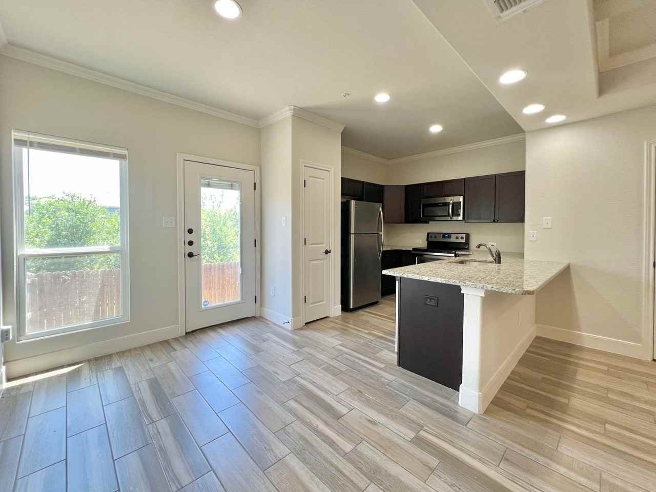 6310 Melanzane Ave - Photo 6 of 20
