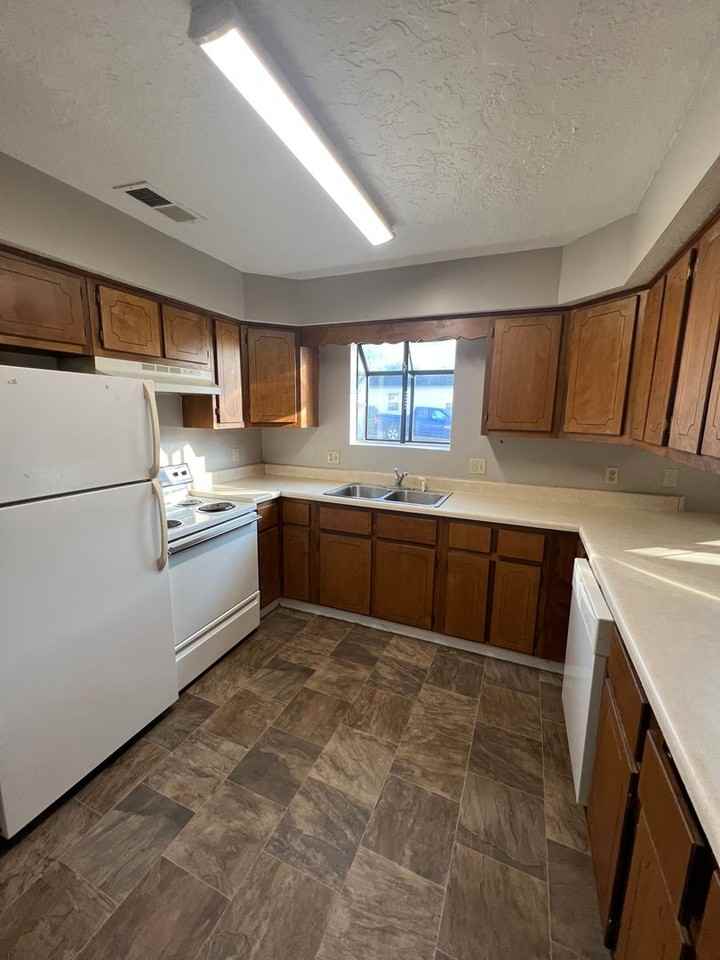 405 Fonville St Apt A - Photo 3 of 7