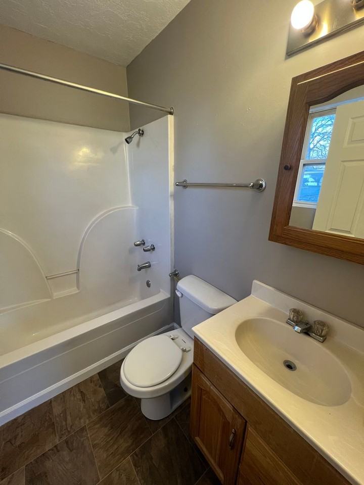 405 Fonville St Apt A - Photo 5 of 7