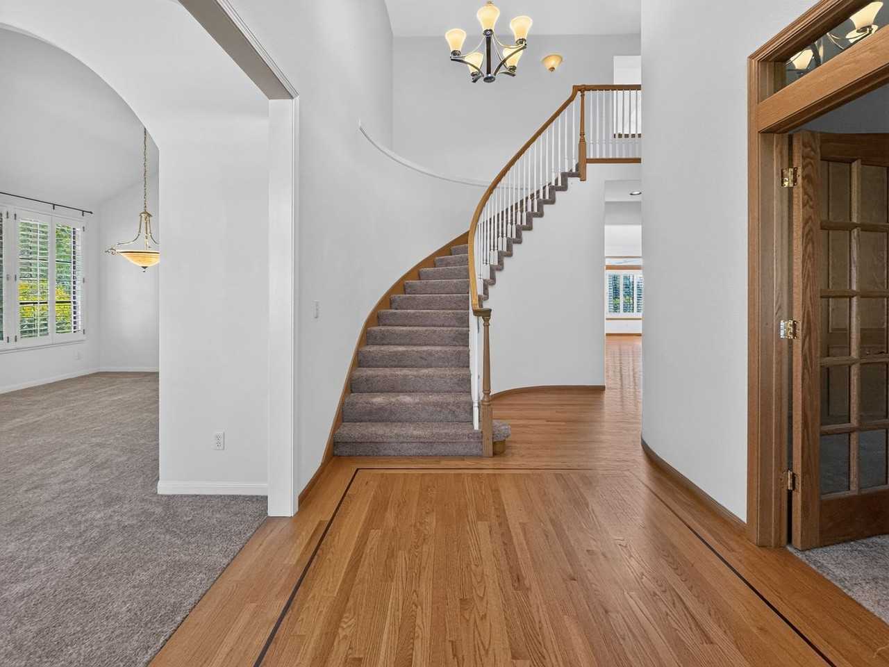 507 Woodfern Ct - Photo 3 of 50