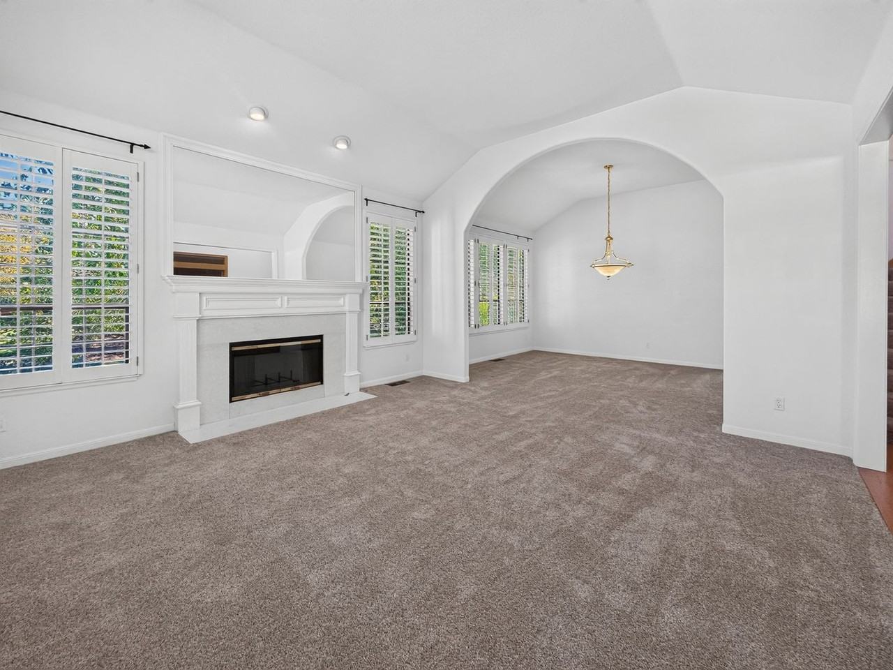 507 Woodfern Ct - Photo 5 of 50