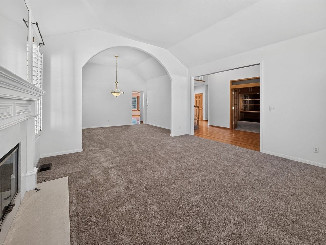 507 Woodfern Ct - Photo 6 of 50