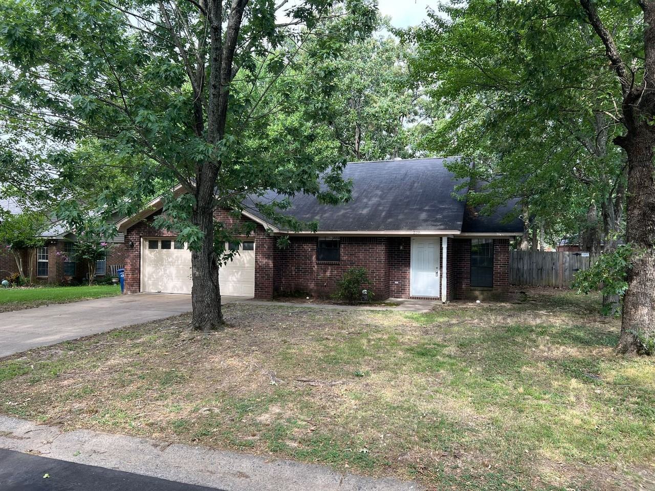 2135 Raintree Dr - Photo 2 of 14