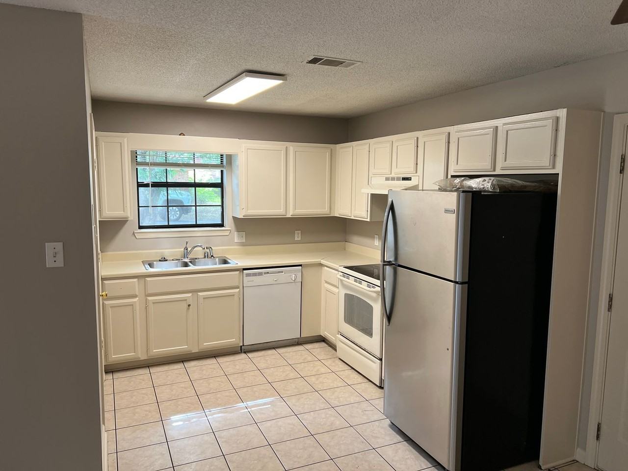 2135 Raintree Dr - Photo 6 of 14