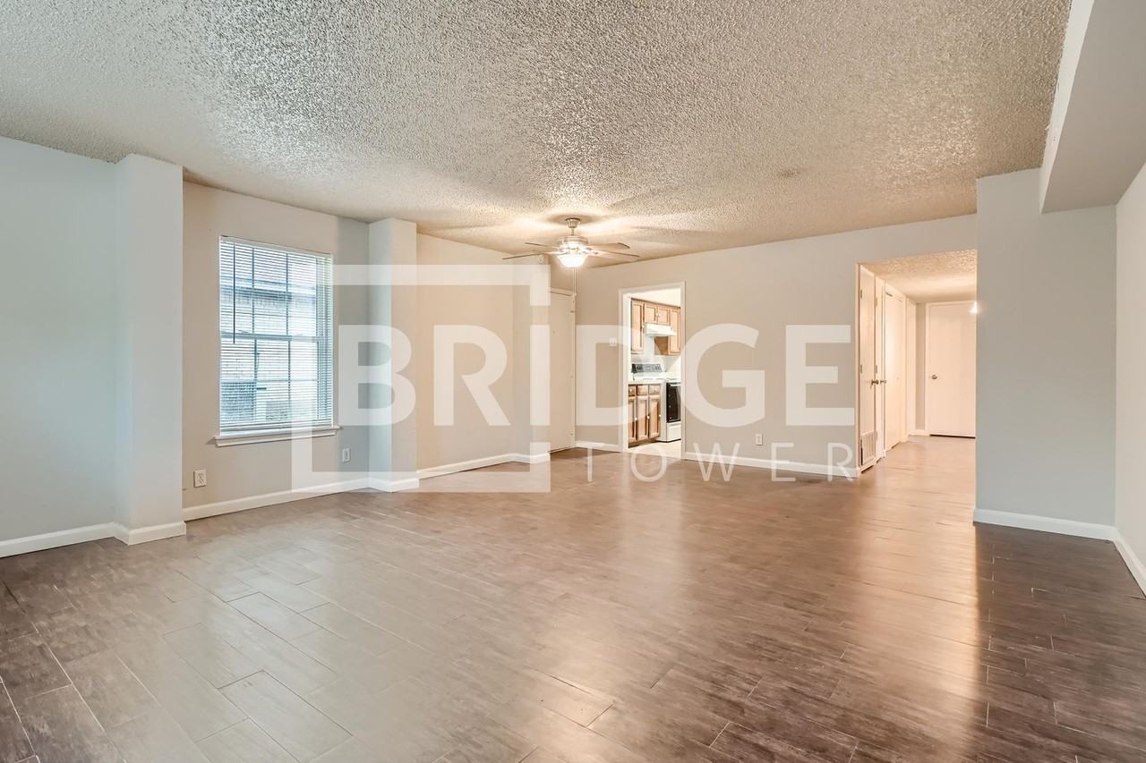 806 Prairie Creek Dr - Photo 4 of 16