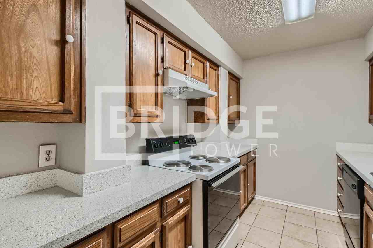 806 Prairie Creek Dr - Photo 5 of 16