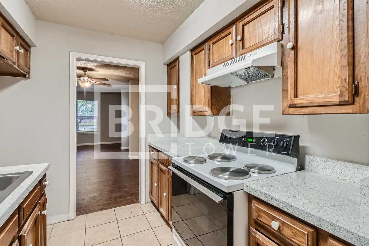 806 Prairie Creek Dr - Photo 6 of 16