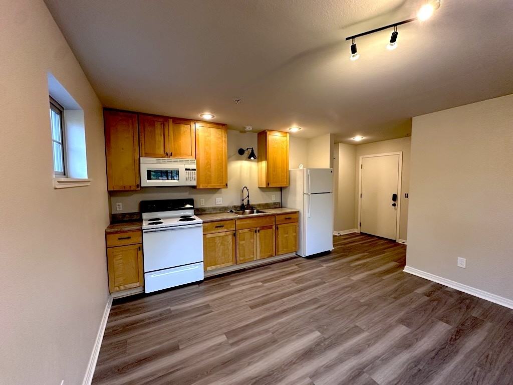 901 Spruce St #D - Photo 2 of 33