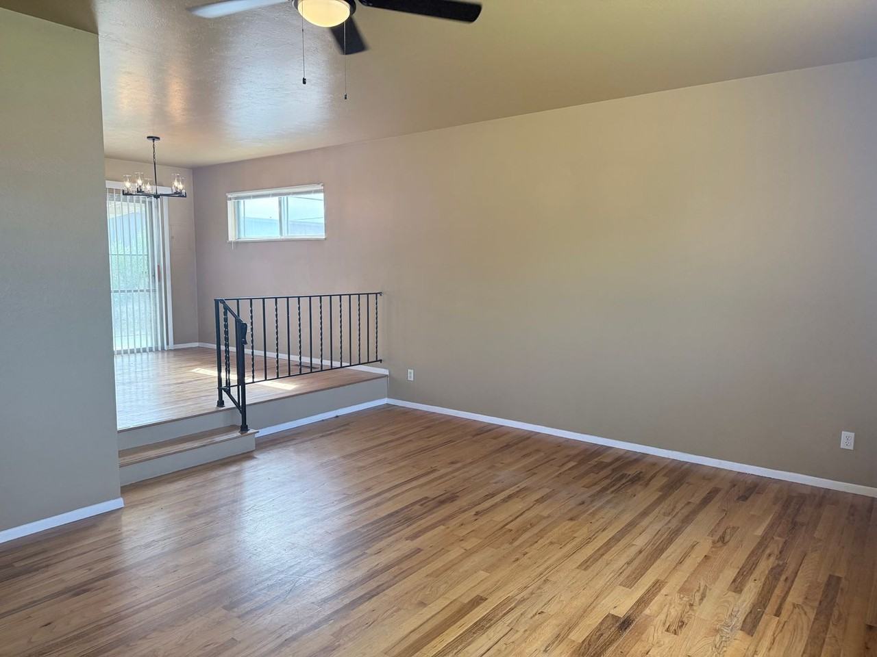 1419 Prado Dr - Photo 4 of 32