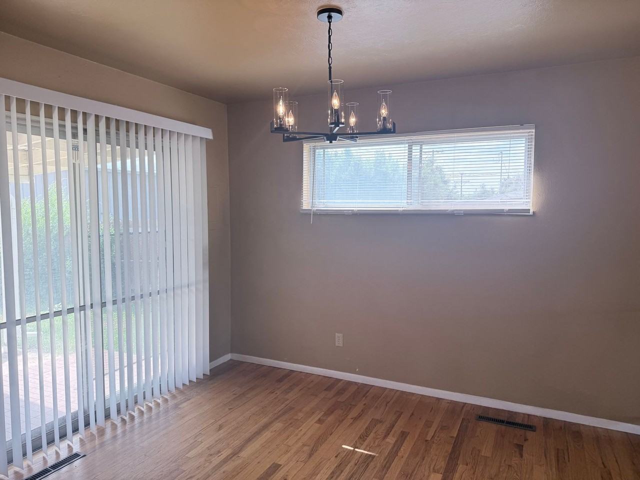 1419 Prado Dr - Photo 7 of 32