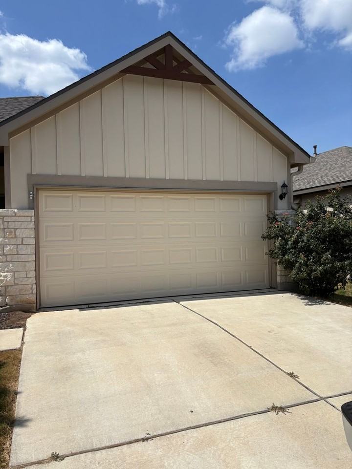 1101 Cliffbrake Way - Photo 5 of 28
